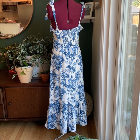 Brand new, never worn, with tags. Perfect dress for occasions! - Picture 4 of 5